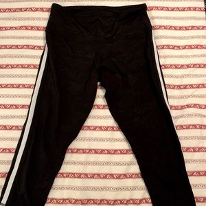 Lola Getts Black Camo striped capri size 0 (14-16)